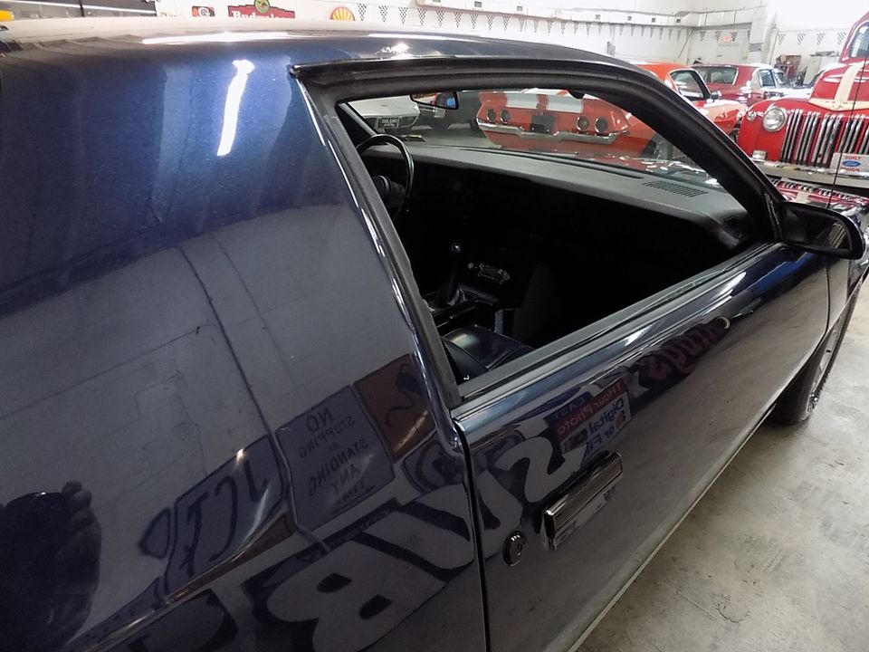 1982 CHEVROLET CAMARO Z 28 4 SPEED MANUAL TRANS