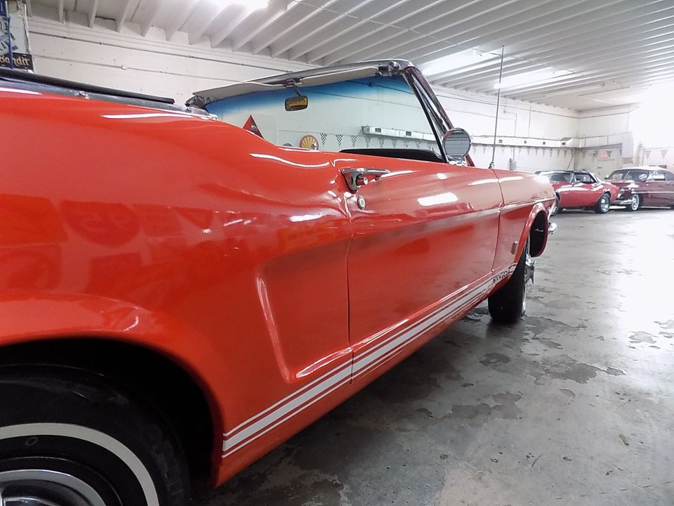 1965 FORD MUSTANG