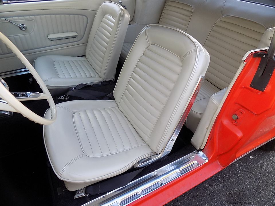 1965 FORD MUSTANG
