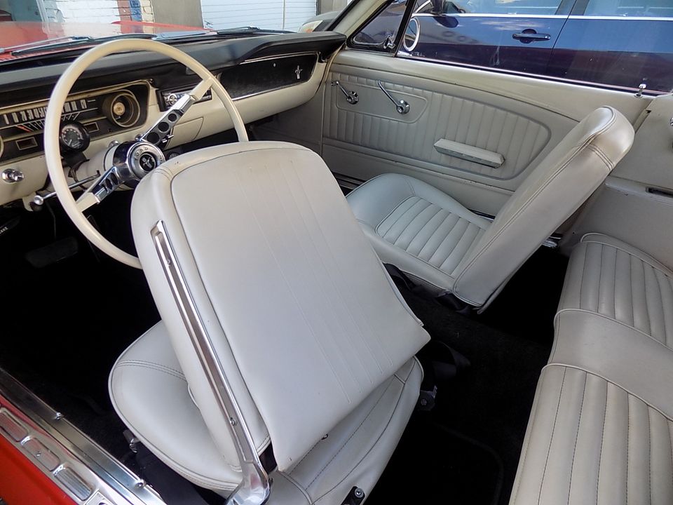 1965 FORD MUSTANG