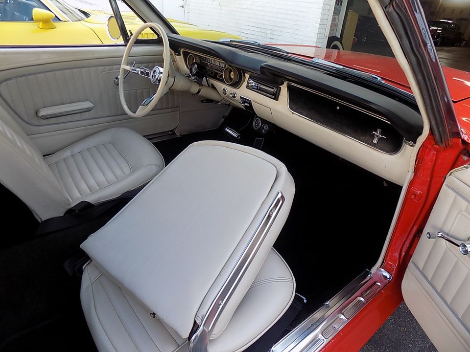 1965 FORD MUSTANG