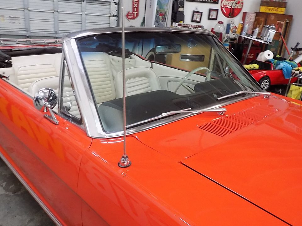 1965 FORD MUSTANG