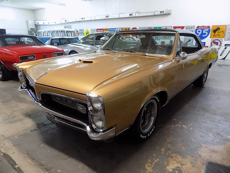 1967 PONTIAC GTO  WITH AIR CONDITIONING