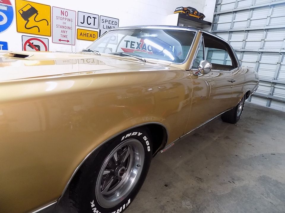 1967 PONTIAC GTO  WITH AIR CONDITIONING