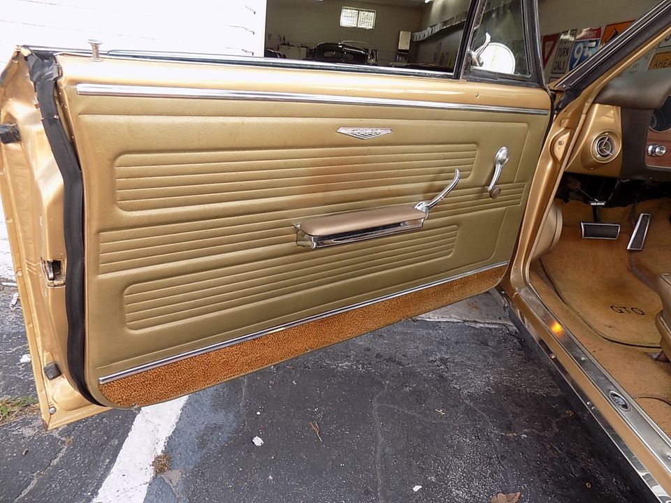 1967 PONTIAC GTO  WITH AIR CONDITIONING