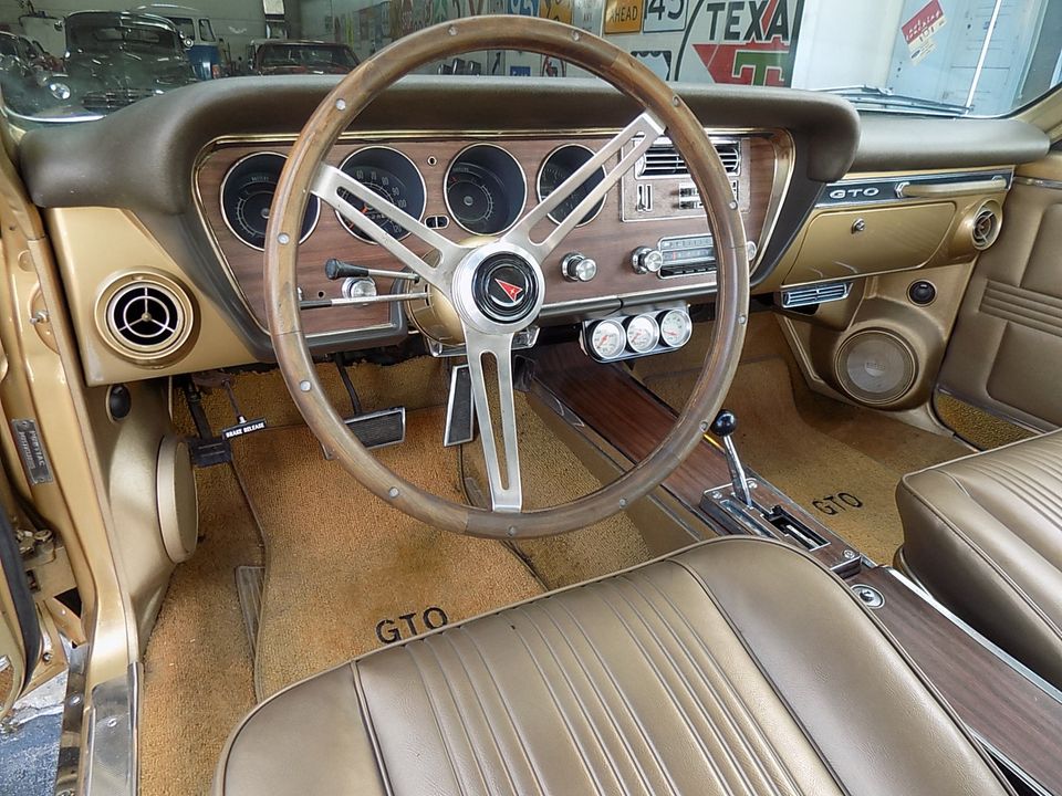 1967 PONTIAC GTO  WITH AIR CONDITIONING