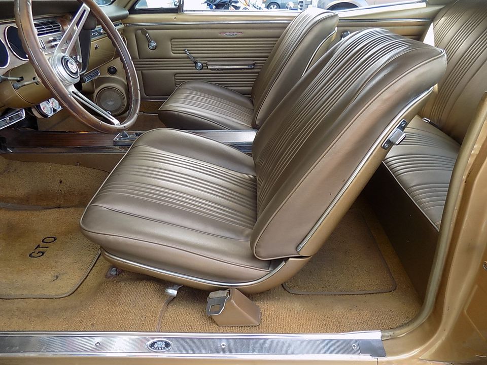 1967 PONTIAC GTO  WITH AIR CONDITIONING