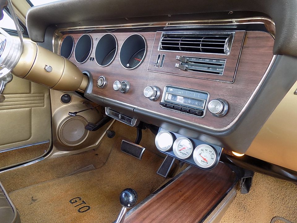 1967 PONTIAC GTO  WITH AIR CONDITIONING