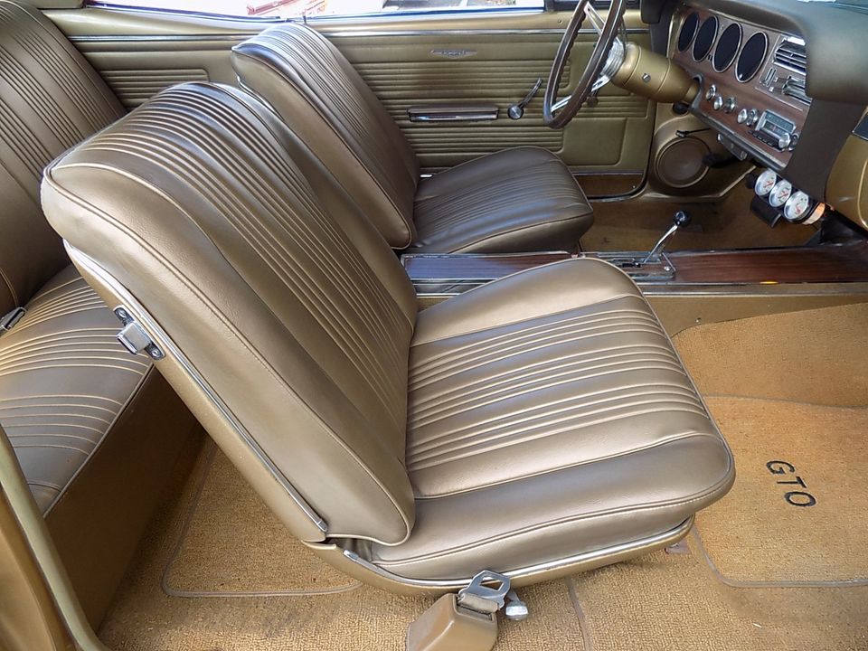 1967 PONTIAC GTO  WITH AIR CONDITIONING