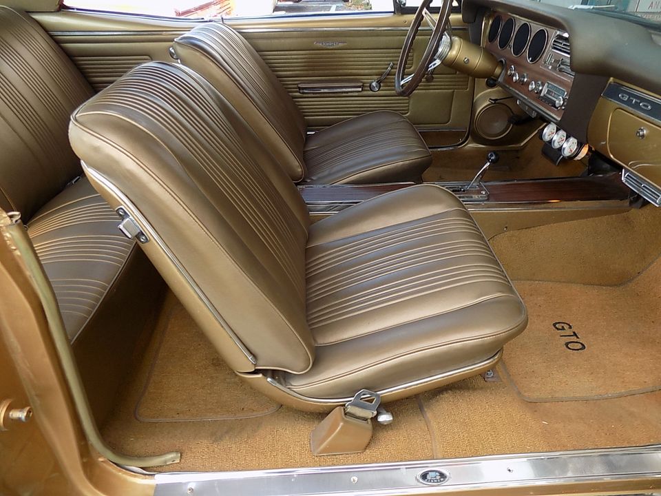 1967 PONTIAC GTO  WITH AIR CONDITIONING