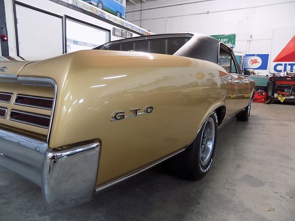 1967 PONTIAC GTO  WITH AIR CONDITIONING