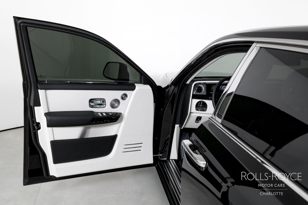 2025 Rolls-Royce Phantom