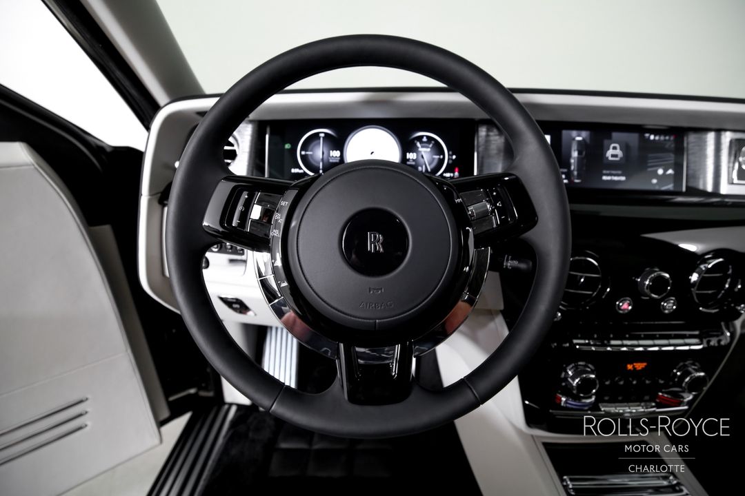 2025 Rolls-Royce Phantom