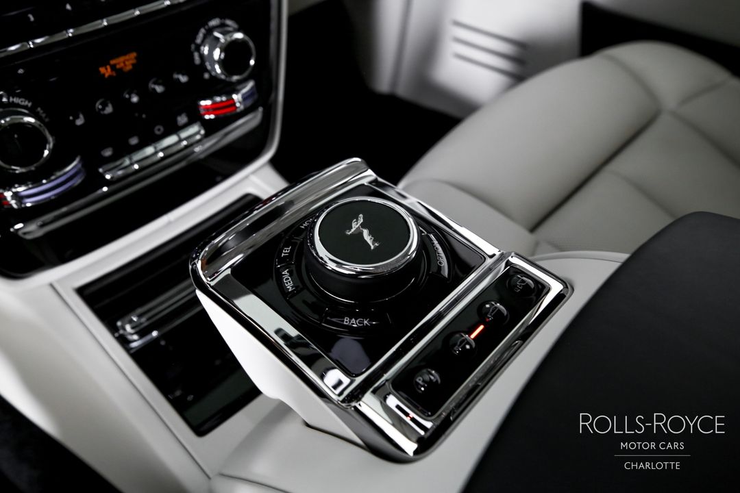 2025 Rolls-Royce Phantom