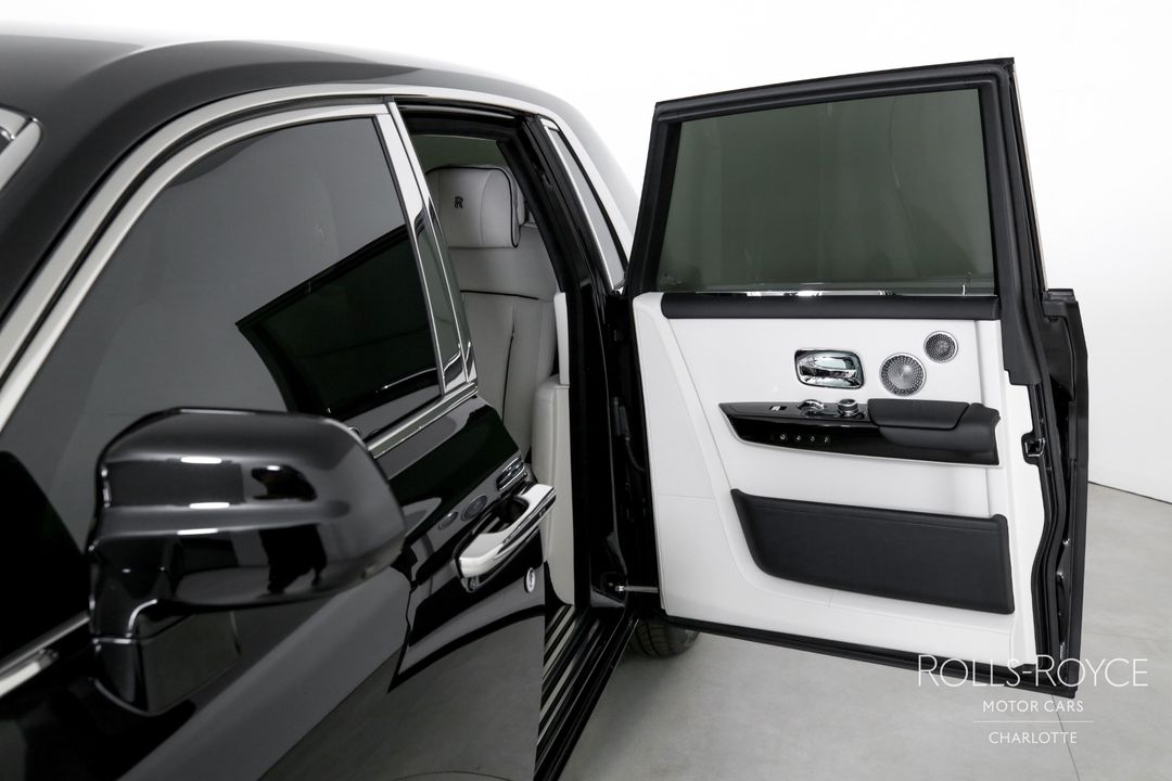 2025 Rolls-Royce Phantom