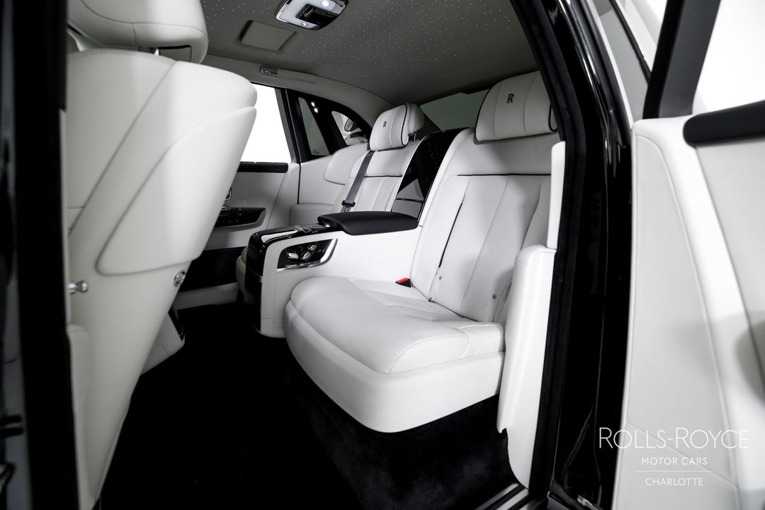 2025 Rolls-Royce Phantom