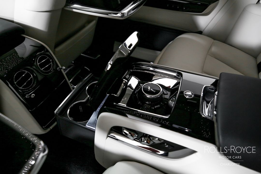 2025 Rolls-Royce Phantom