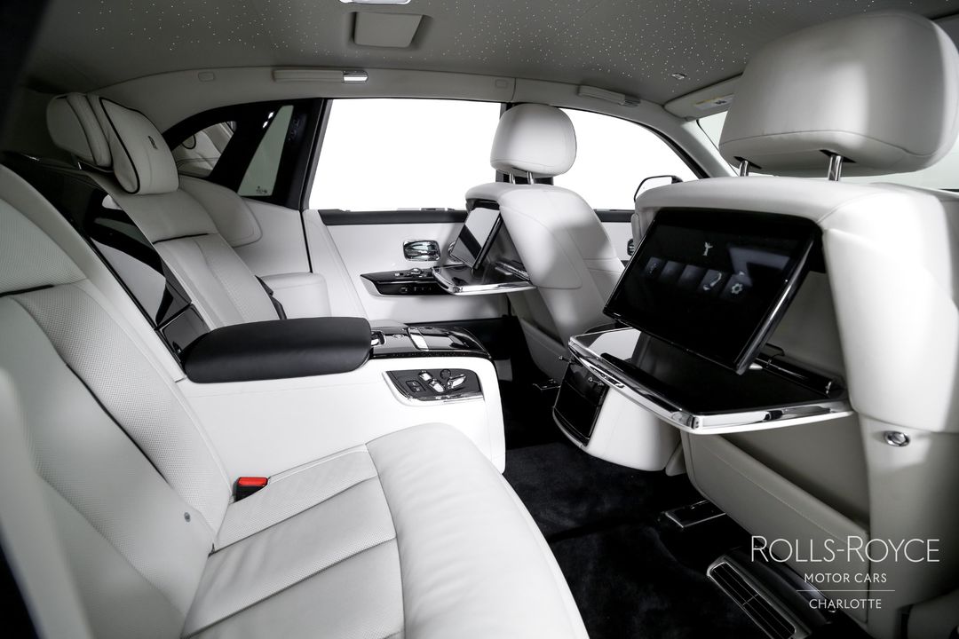 2025 Rolls-Royce Phantom