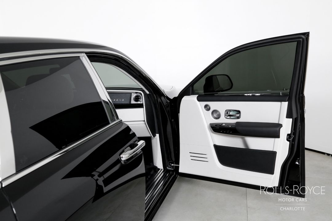 2025 Rolls-Royce Phantom