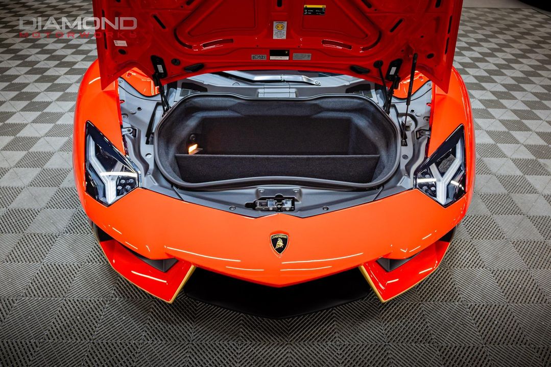 2017 Lamborghini Aventador