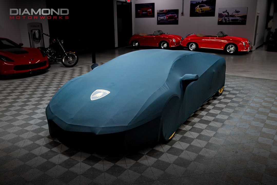 2017 Lamborghini Aventador