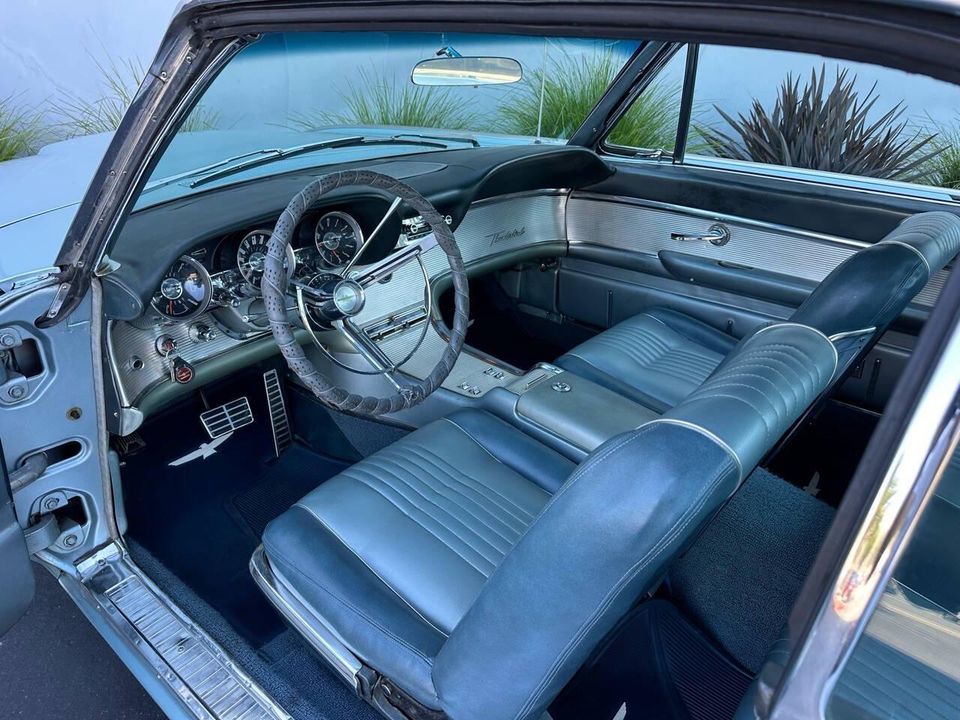 1963 Ford Thunderbird