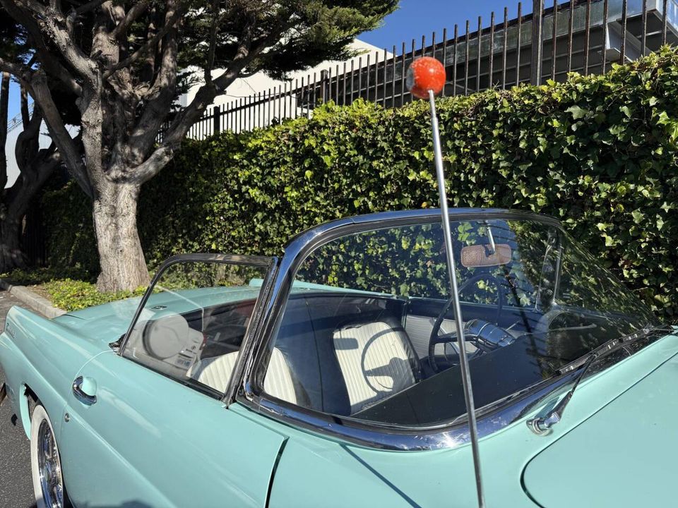1955 Ford Thunderbird