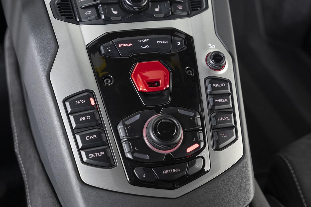 2018 Lamborghini Aventador