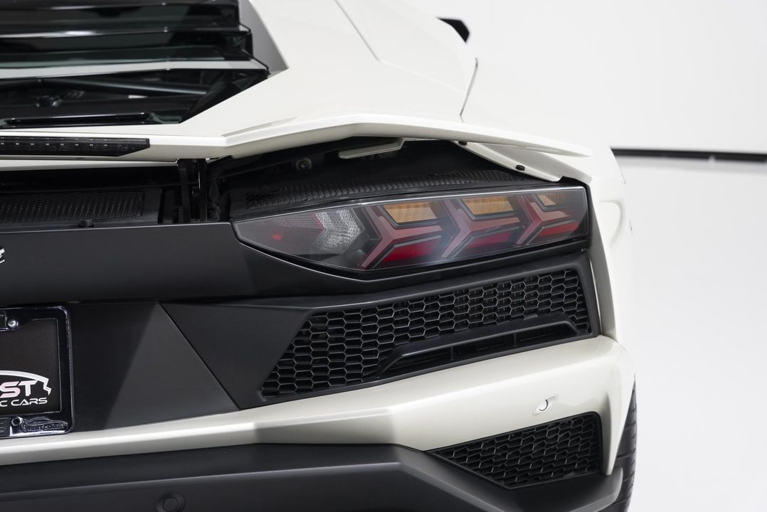 2018 Lamborghini Aventador