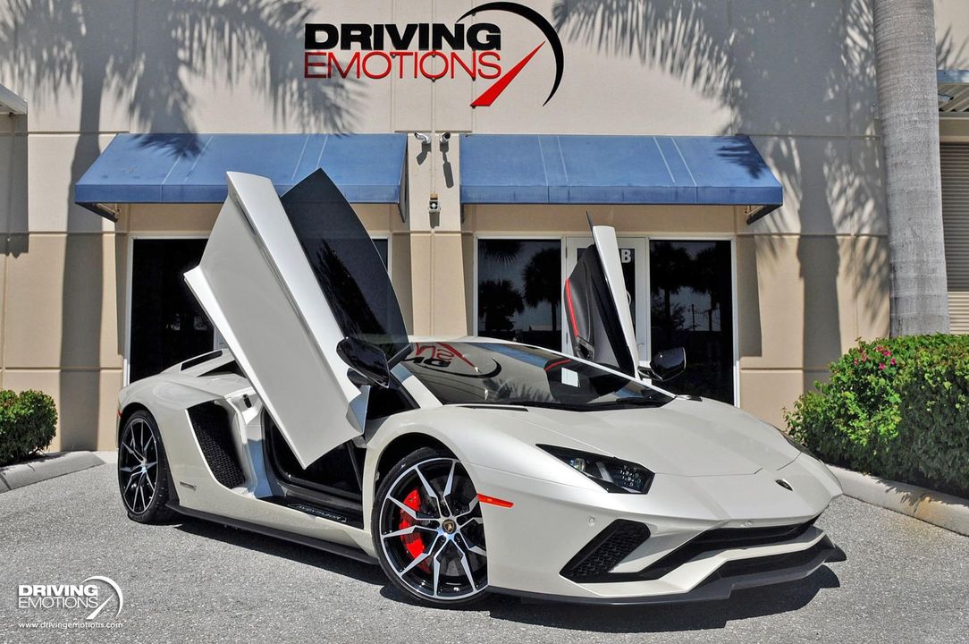 2017 Lamborghini Aventador S