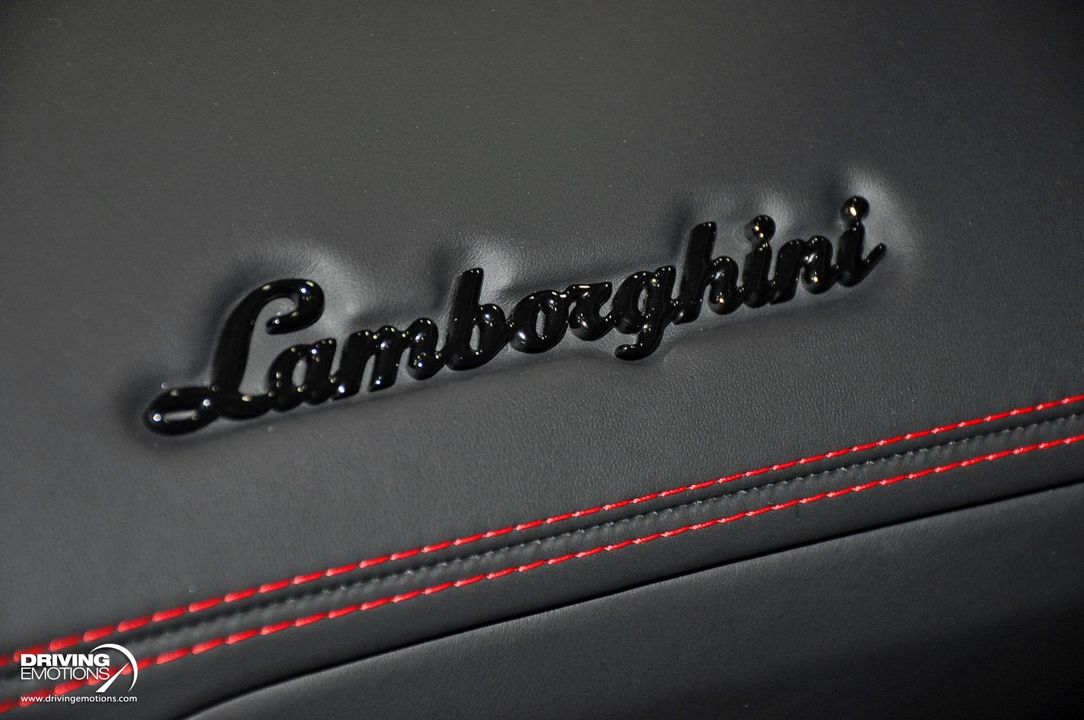2017 Lamborghini Aventador S