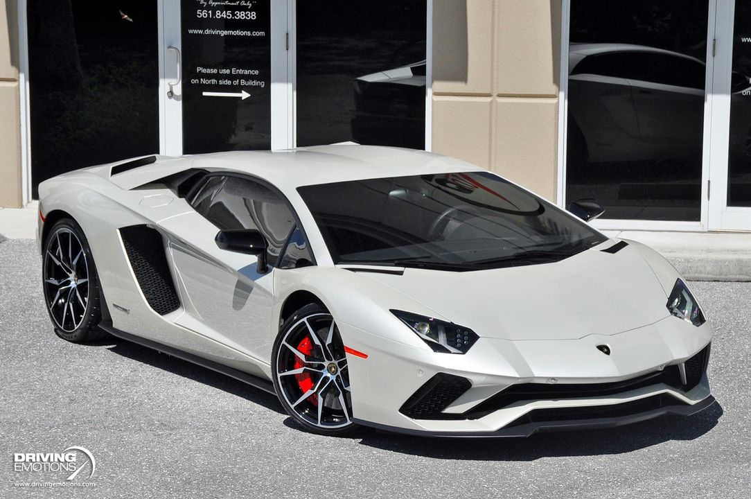 2017 Lamborghini Aventador S