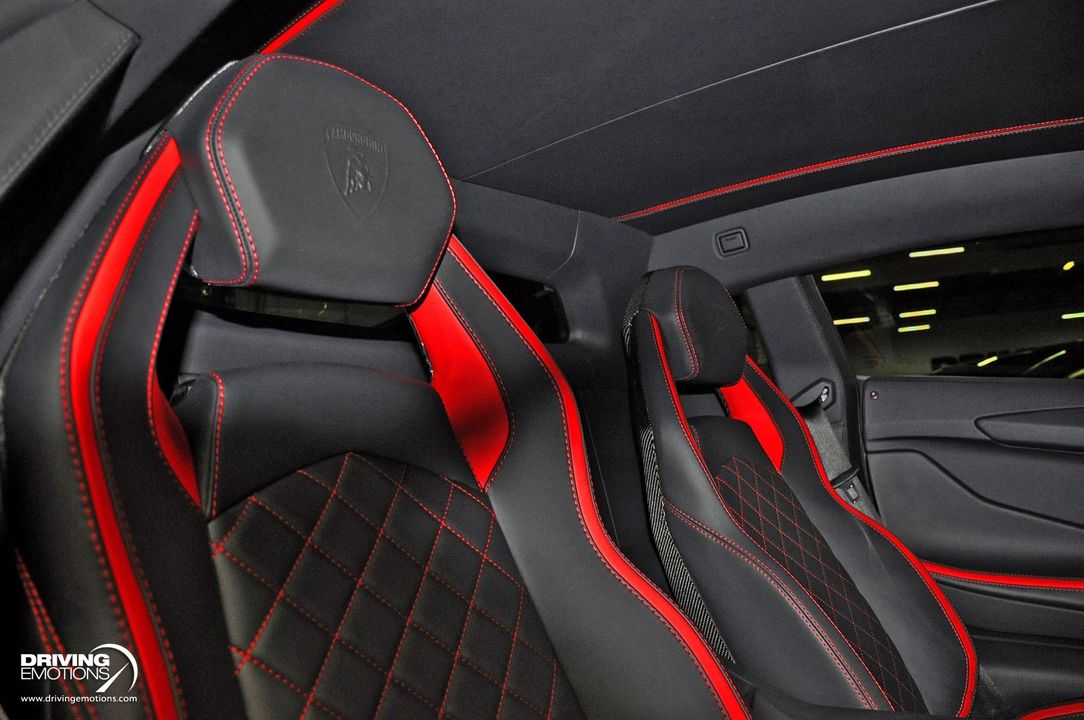 2017 Lamborghini Aventador S