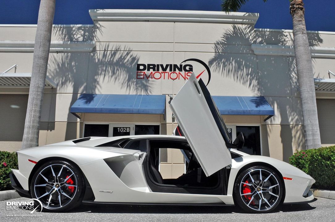 2017 Lamborghini Aventador S
