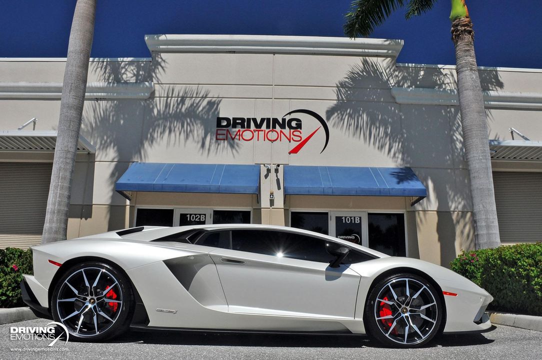 2017 Lamborghini Aventador S