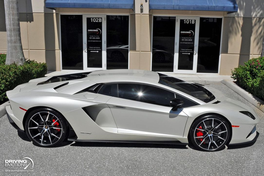 2017 Lamborghini Aventador S