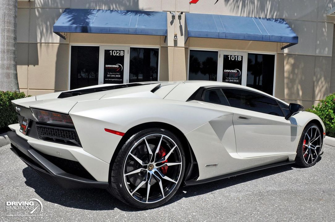 2017 Lamborghini Aventador S