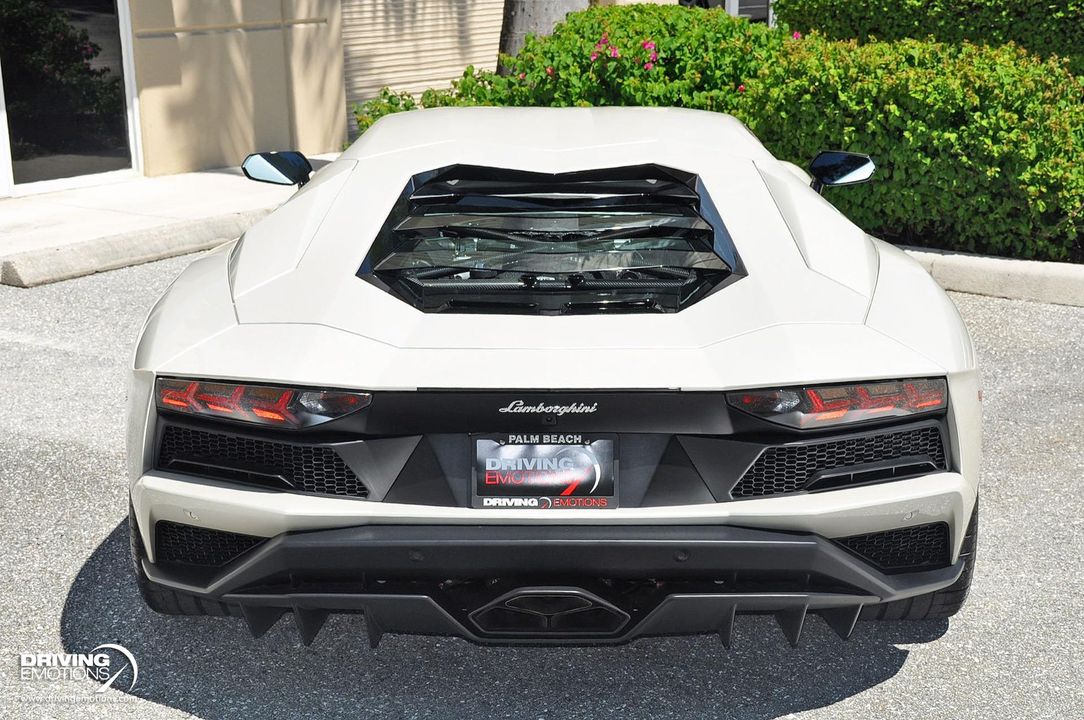 2017 Lamborghini Aventador S