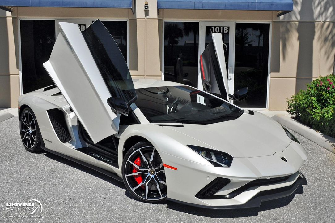 2017 Lamborghini Aventador S