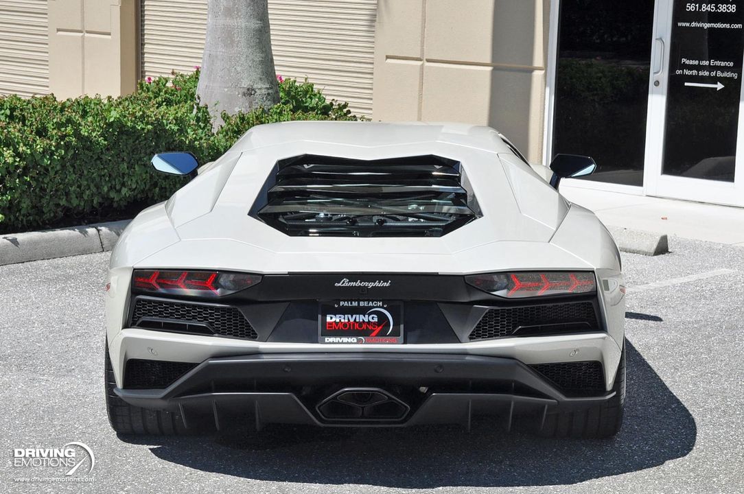 2017 Lamborghini Aventador S