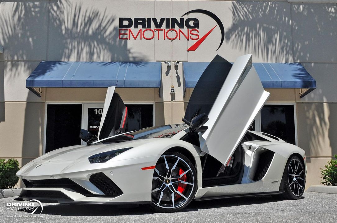 2017 Lamborghini Aventador S