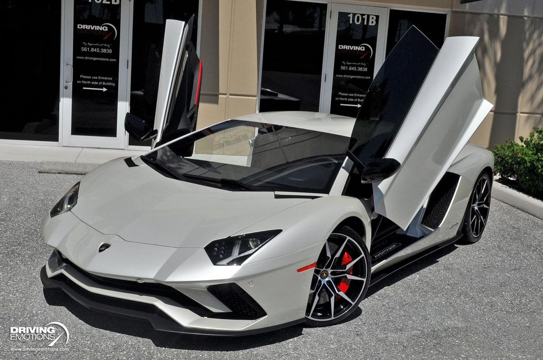 2017 Lamborghini Aventador S
