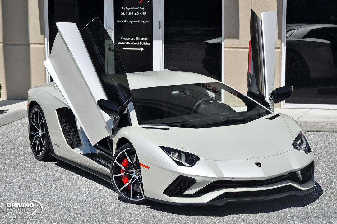 2017 Lamborghini Aventador S