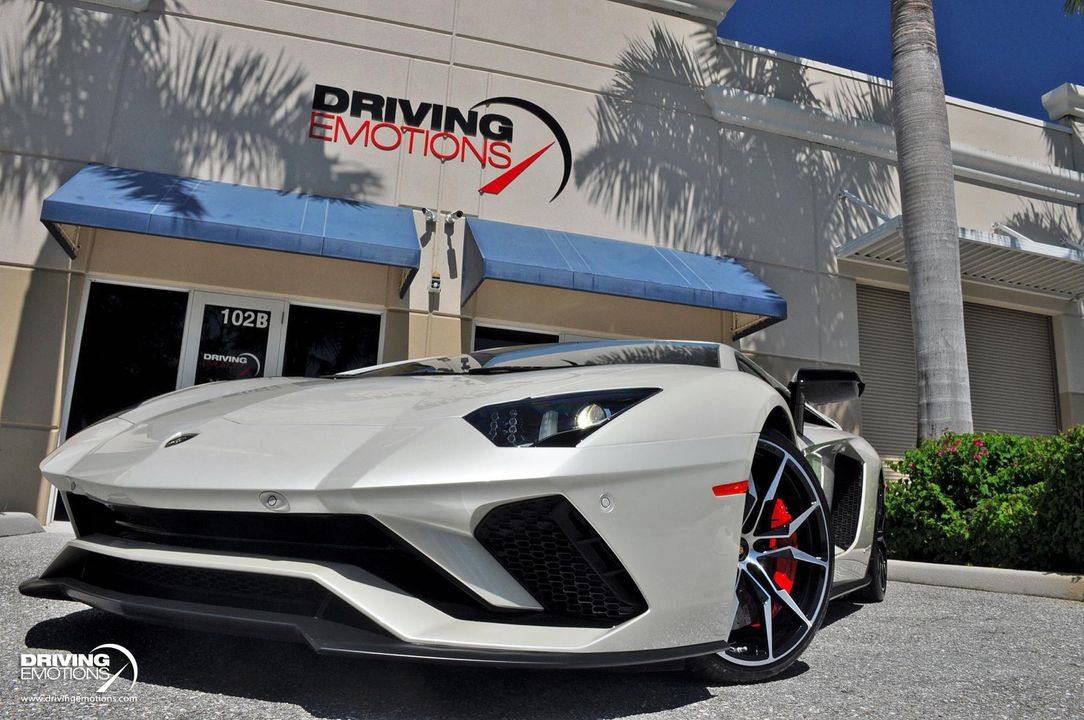2017 Lamborghini Aventador S
