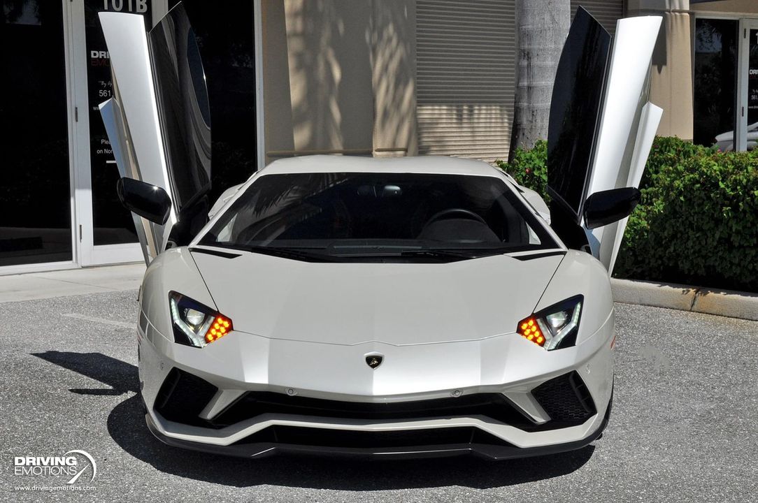 2017 Lamborghini Aventador S
