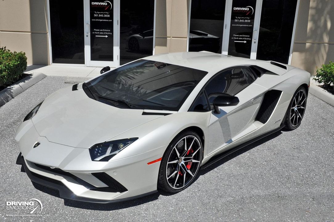 2017 Lamborghini Aventador S