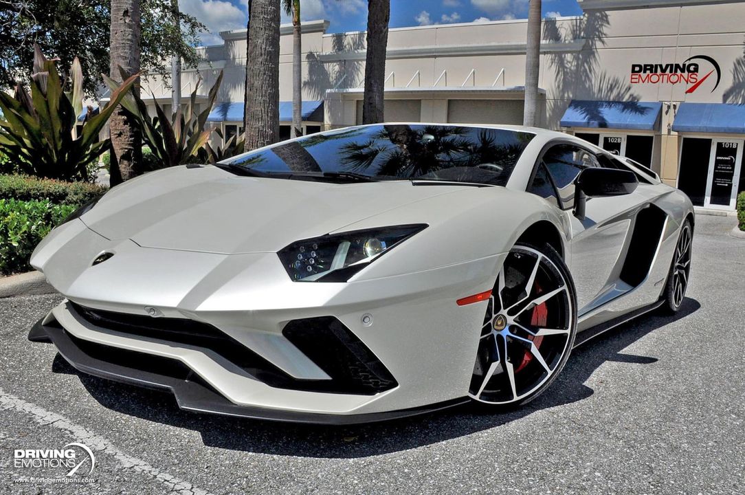 2017 Lamborghini Aventador S