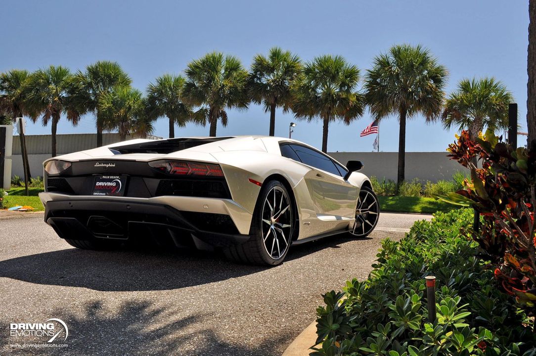 2017 Lamborghini Aventador S