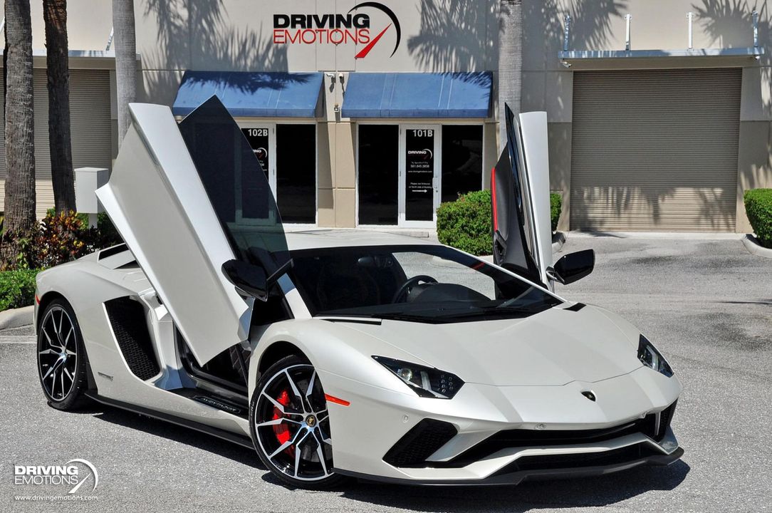 2017 Lamborghini Aventador S