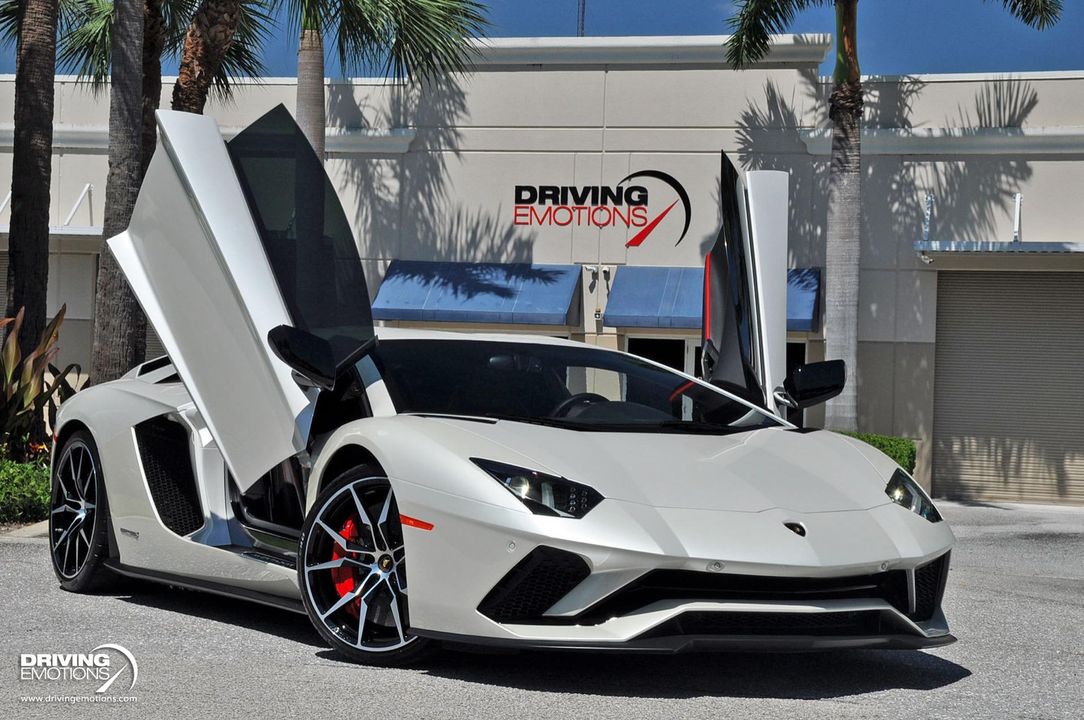 2017 Lamborghini Aventador S